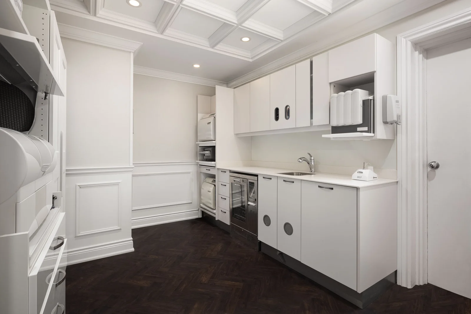 Century Stone Dental, Hamilton: sterilization centre.